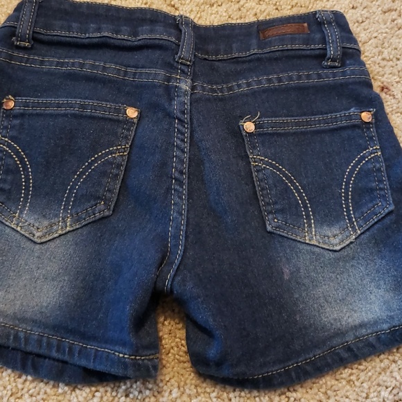 Girls size 12 shorts - Picture 3 of 3